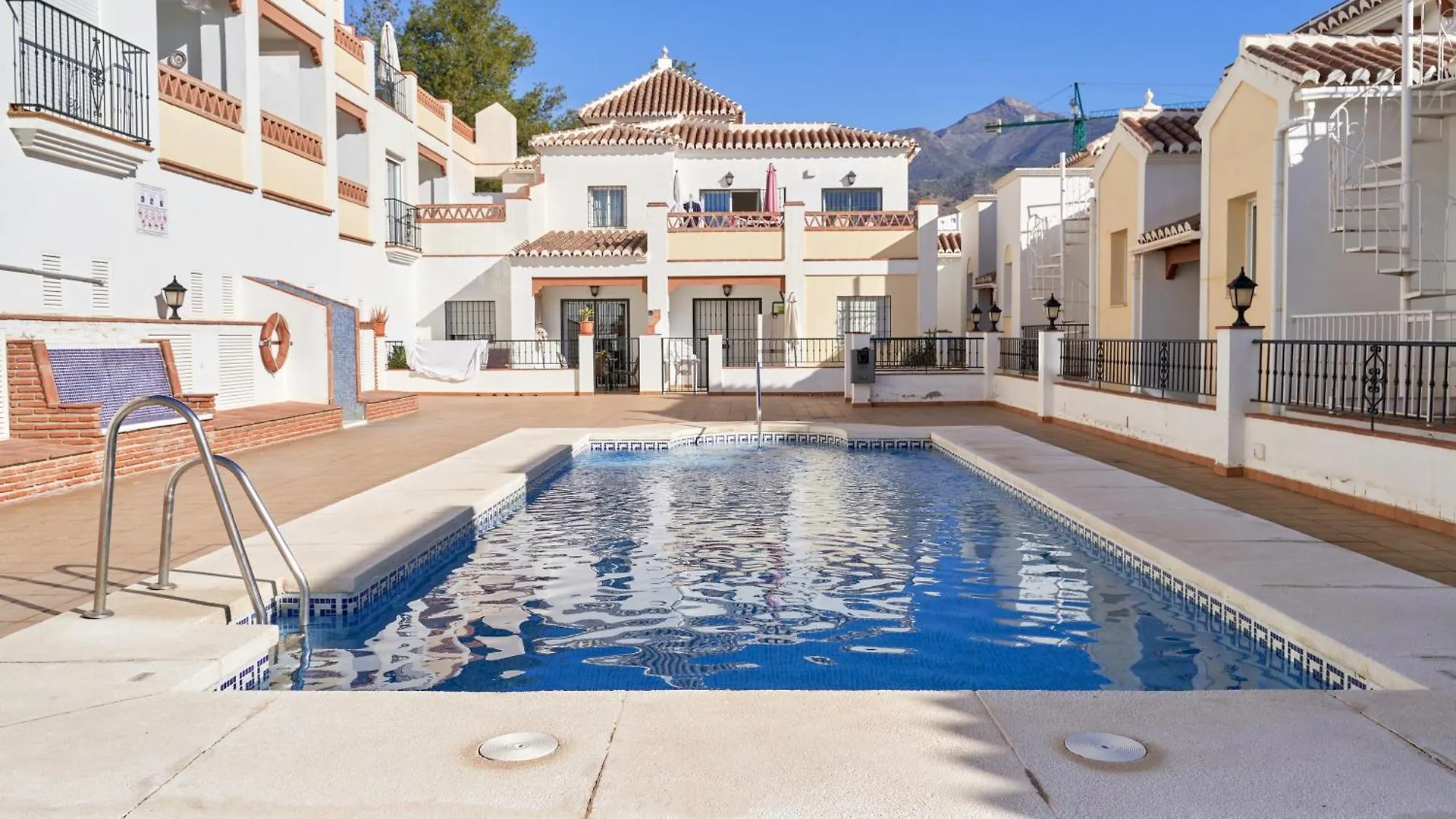Urb Chimenea Apartment Nerja