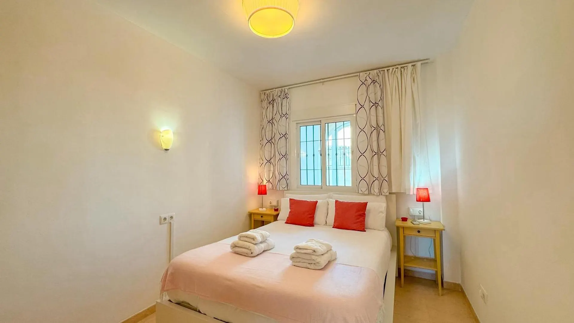 Urb Chimenea Apartment Nerja